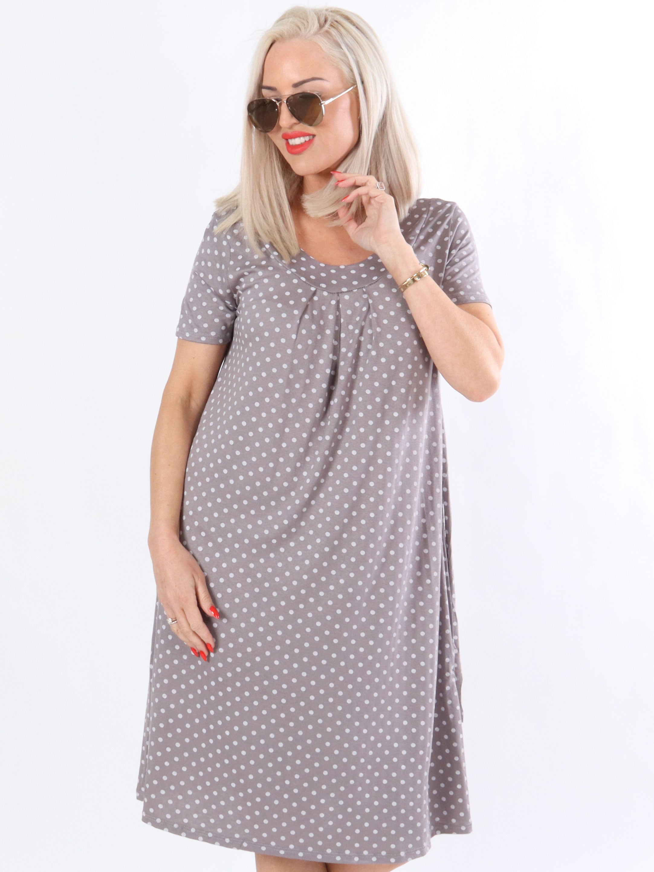 Savanna - Svart klänning med prickar och slips